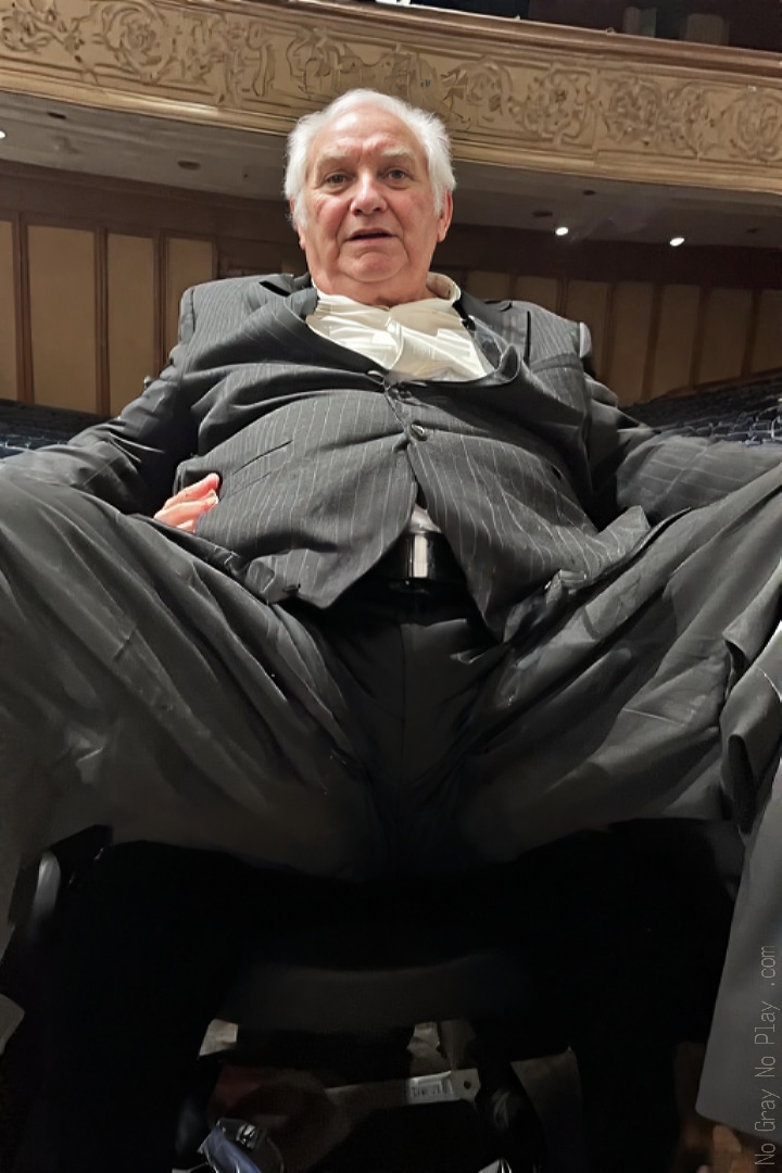 Old man naked in the theatre, naked grandpa,